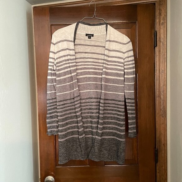 Size Large B-Design gray white striped cardigan - Picture 8 of 8